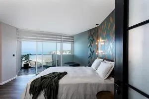 Sea View Stylish 1BR with Balcony by Beachfront Stay - Rishpon