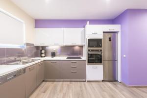 An Impressive 2 bdr Apt in Glyfada