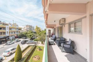 An Impressive 2 bdr Apt in Glyfada