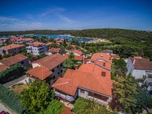 Apartment in Banjole with air conditioning, WiFi, washing machine 3360-2 