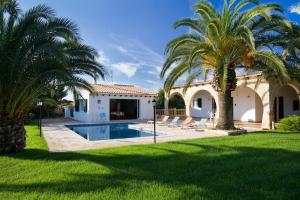 Three-Bedroom Villa room in Villa S'Hortal