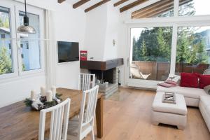 Flat La Riva 111 with pool-Lenzerheide