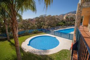 C43 - Family House with Terrace and Shared Pool