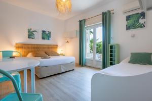 Hotels Hotel Almanarre Plage - Hotel Eco-Responsable face a la mer : photos des chambres