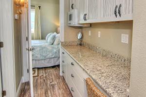 Bungalow Beach Place 5