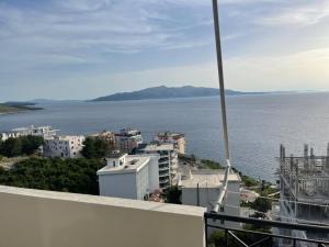 Yllis Apartments