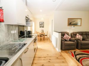 Tyddyn Sianel - Onnen