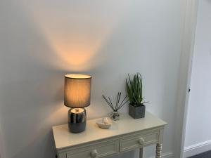 2 BR Apartment in Central Windsor 33A