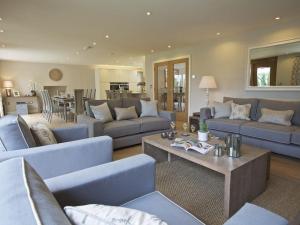 3 The Drive, Hillfield Village