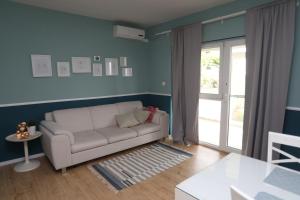 Garden apt near the beach, kid & pet friendly