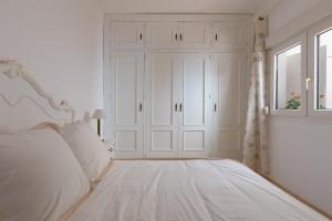 Central apartment with two bedrooms and a patio