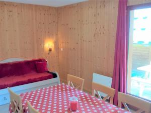 Chalets Chalet La Joue du Loup, 3 pieces, 7 personnes - FR-1-504-54 : photos des chambres