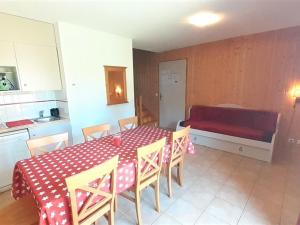 Chalets Chalet La Joue du Loup, 3 pieces, 7 personnes - FR-1-504-54 : photos des chambres