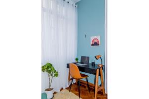 Chegou o Pé na Areia em Plena Praia de Copacabana, incrível apto de 2 e 3 Quartos, tudo novo e decorado, 50m da Praia, com cozinha e lavanderia completos