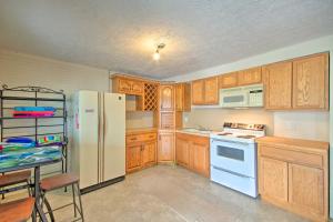 Sunrise Beach Escape on Lake of the Ozarks!