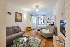 KARINA Lauben Lodge - إغنا