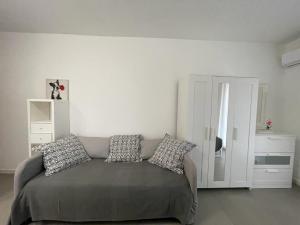 MARICAMPO Monolocale con piscina e parcheggio