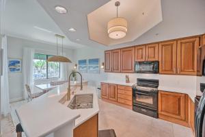 Luxe Naples Bay Resort Condo Near Fifth Ave!