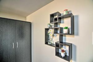 Fresh Downtown Longmont Apartment - Walk to Main!