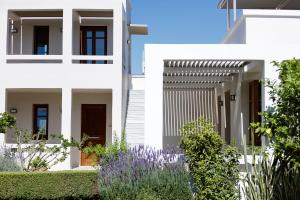 Mikro Livadi Special Lodges - Has an Eco Salt water pool - 150m from the beach