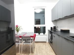 MustSeaApartment 6 guests 4 beds SEA VIEW balcony garage