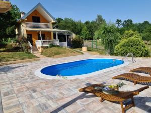 Croatia Cottage, peaceful countryside retreat with pool & vineyard view