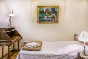 Family Room with Private Bathroom room in Academy Pension