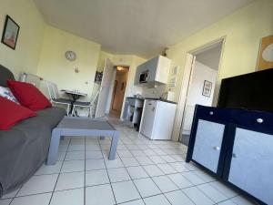 Appartements Appartement Chatelaillon-Plage, 2 pieces, 4 personnes - FR-1-246-557 : photos des chambres