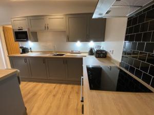 White Cottage - Cosy Holiday Cottage in Drymen, Loch Lomond & Trossachs