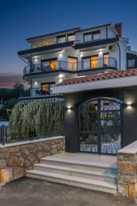 Villa Adriatic, Apartment Enio with swimming pool, panoramic sew view, free parking 