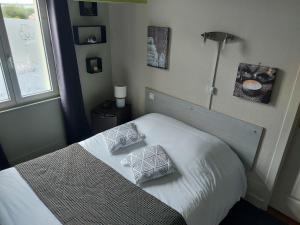 Hotels Hotel De La Paix : photos des chambres