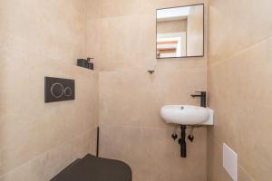 Ivka Makarska - modern and luxurious oldtown apartament