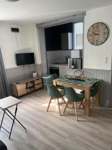 Appartements Gite Lilou avec parking prive : photos des chambres