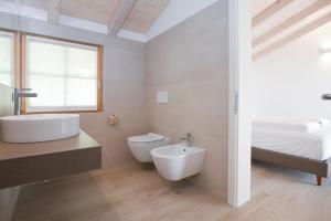 Deluxe Double Room with Balcony and Vineyard View