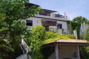 Sejours chez l'habitant Appartement F2 avec terrasse de 35 m2 Bomorto - Porticcio : photos des chambres