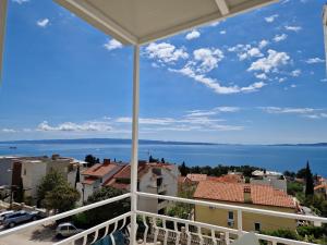 SEA VIEW 2BDR Apt + Balcony & Terrace - MARJAN HILL