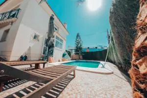 Casa adosada con piscina privada - Foyes Blanques