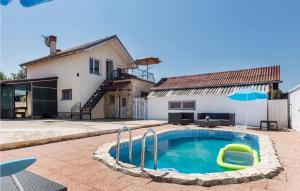 Awesome Apartment In Peroj With 2 Bedrooms, Wifi And Outdoor Swimming Pool