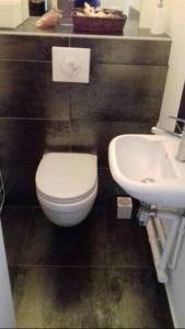 Emplacement idéal pour cette Maisonnette avec jardin et cuisine dété