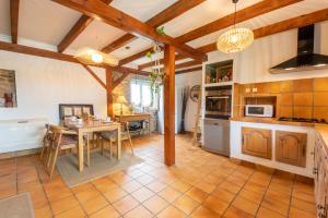 Maisons de vacances Ker Gana Sauna, jacuzzi, poele a bois : photos des chambres