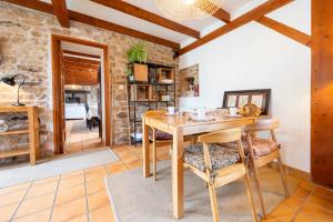 Maisons de vacances Ker Gana Sauna, jacuzzi, poele a bois : photos des chambres
