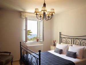 Golden Villa 2 Bedroom room in Aeolis Tinos Suites