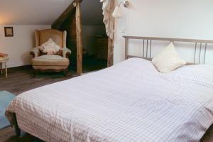 Maisons de vacances Tranquil rustique gite couples only pres Rochefort en Terre : photos des chambres