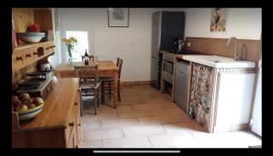 Maisons de vacances Tranquil rustique gite couples only pres Rochefort en Terre : photos des chambres