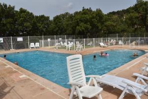 Maisons de vacances Petit mas au paradis avec piscine pour 6 personnes : photos des chambres