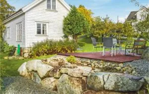 Amazing Home In Skiftun With Wifi - Åsen