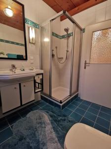 70qm 3-Zimmer Apartment am Tauernradweg in Hallein bei Salzburg, nahe Berchtesgaden, Roßfeld, Kehlsteinhaus, Obersalzberg, Watzmann, Schönau am Königsee, Bad Vigaun, Schloss Hellbrunn, Burg Hohen Salzburg, Burg Hohen Werfen # Beherbergungsbetrieb 