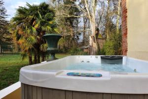 Maisons de vacances Chateau de Larunque, 15 p, piscine jacuzzi tennis - plages 30 mn : photos des chambres