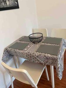 Modern 2 bedroom house with WIFI