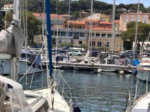 Bateaux-hotels Superbe YACHT LUXE familial a St Jean Cap-Ferrat. : Mobile Home